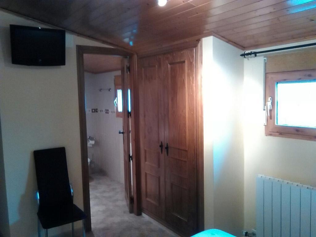 Apartamentos Turisticos Rosario Camarena de la Sierra Phòng bức ảnh