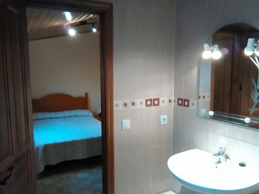 Apartamentos Turisticos Rosario Camarena de la Sierra Phòng bức ảnh