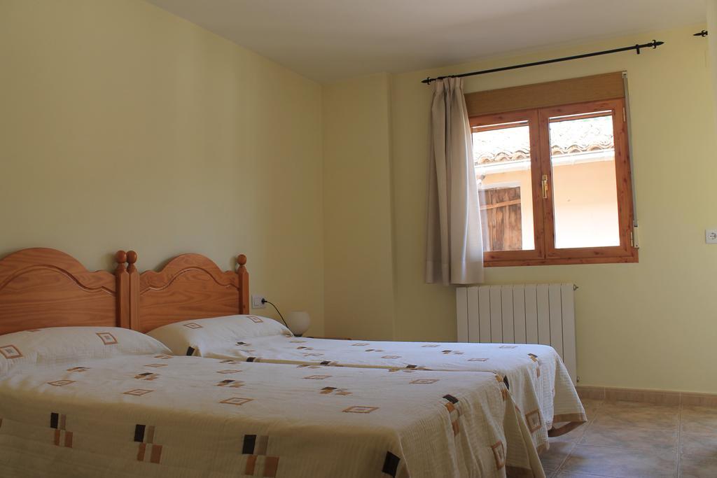 Apartamentos Turisticos Rosario Camarena de la Sierra Phòng bức ảnh
